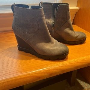 SOREL Joan Uptown Quarry Studded Wedge Waterproof Bootie